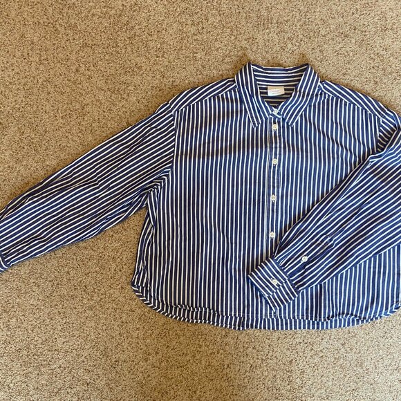 Gap Blue & White Stripe Button Down Crop Shirt, Size Medium - Picture 4 of 7
